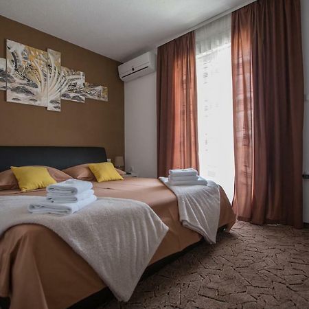 Luxury Apartment With Private Heated Pool Σίμπενικ Εξωτερικό φωτογραφία