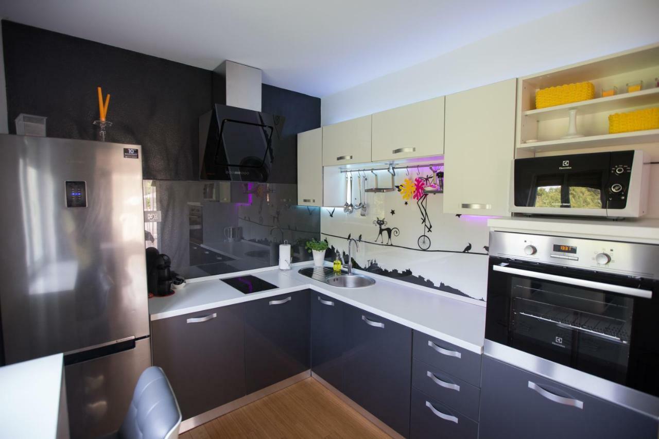 Luxury Apartment With Private Heated Pool Σίμπενικ Εξωτερικό φωτογραφία
