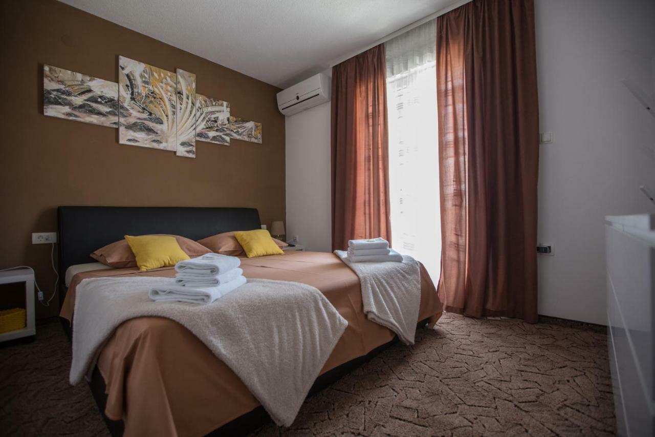 Luxury Apartment With Private Heated Pool Σίμπενικ Εξωτερικό φωτογραφία